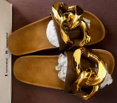  Lama Retail Gold Chain Slides