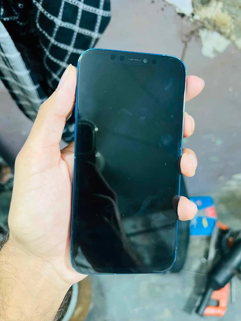 Apple iPhone 12 2