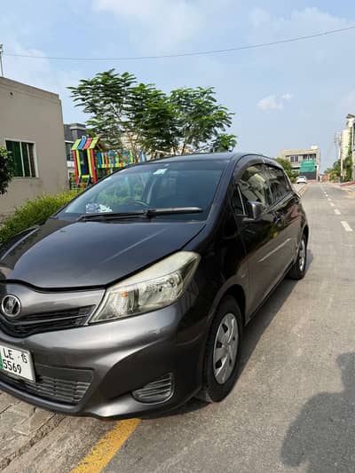 Toyota Vitz 2015