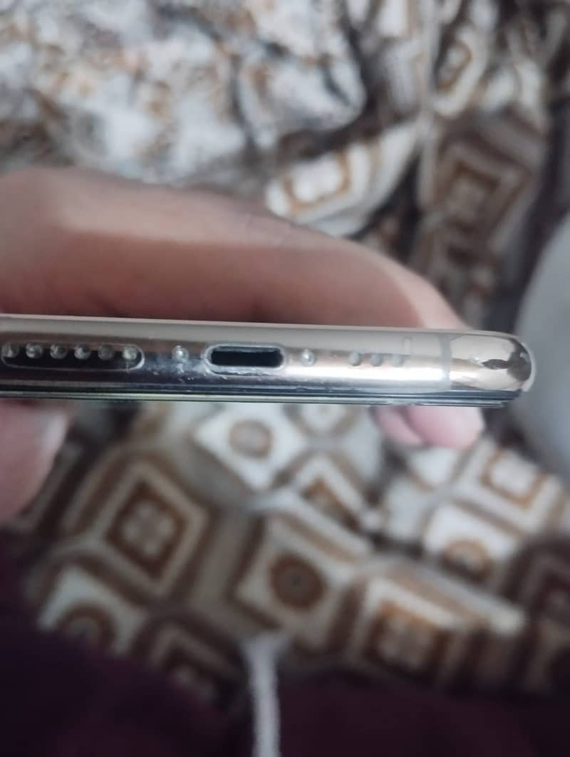 iPhone XS 0