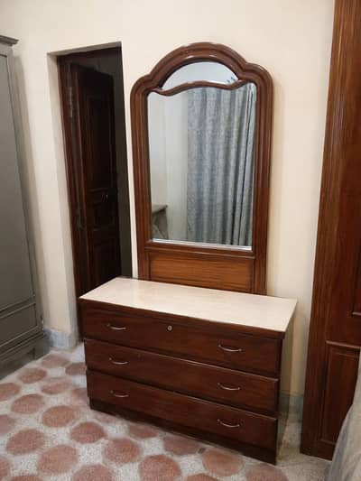 Dressing table for sale