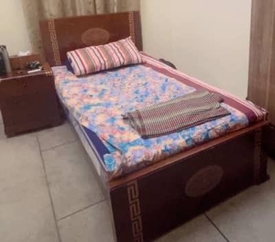 Selling my Single Bed with matching Side Table in Good price
