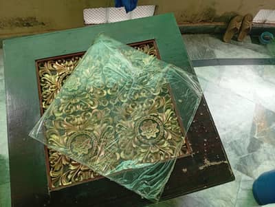 table for sale nichay se do taraf se damage ha