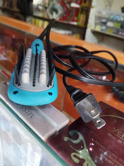 Original CONAIR Heated Hair Straightening Brush BC11RC – Excellent