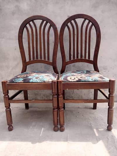 Dinning table with 6 Chairs