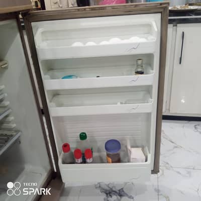 Dawlance refrigerator for urgent sale