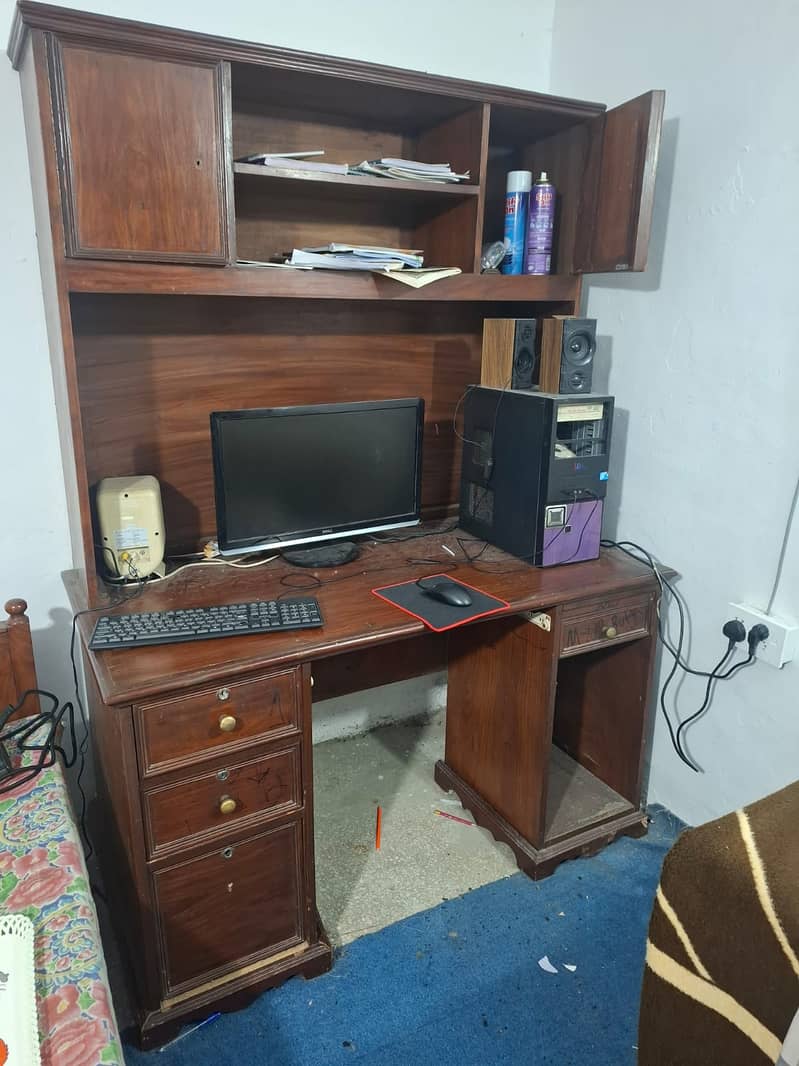 Computer table for sale 2