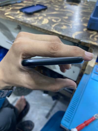 Apple iPhone SE 64GB (Black) – All Original Parts | Hot Price