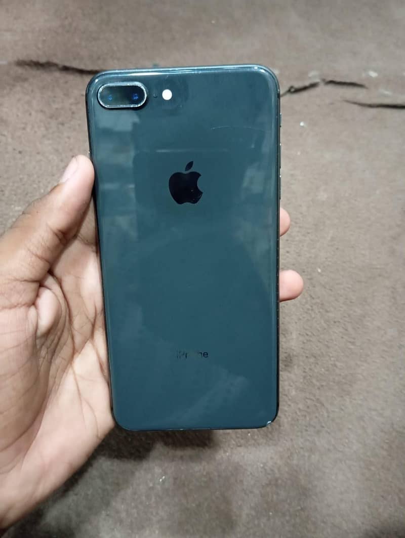 Apple iPhone 8 Plus 0