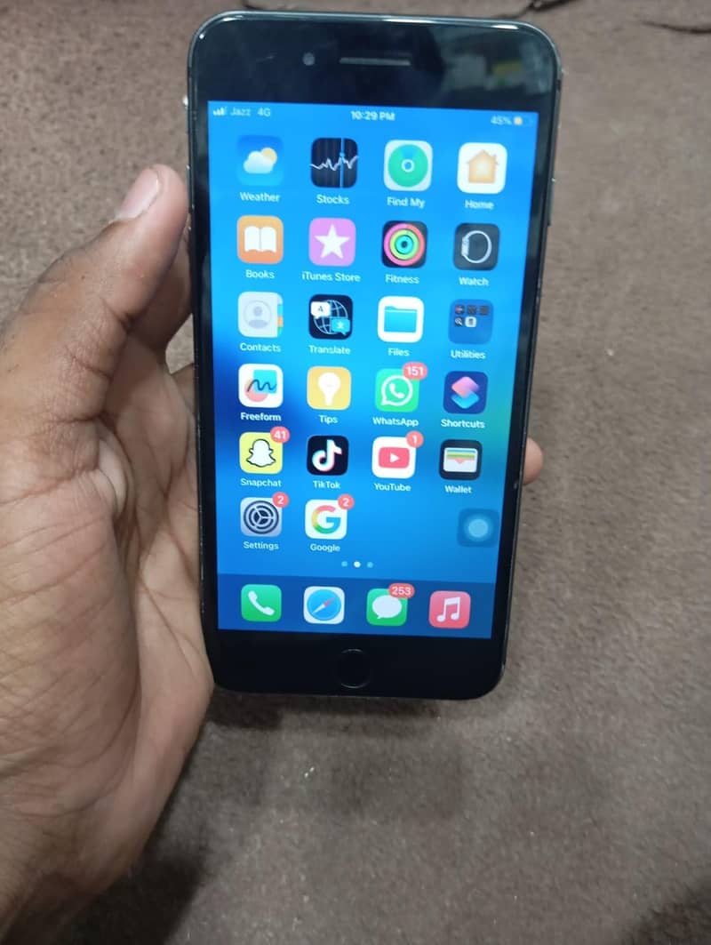 Apple iPhone 8 Plus 5