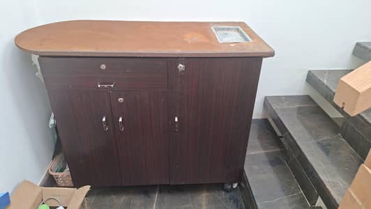 Iron Stand With Cuborad