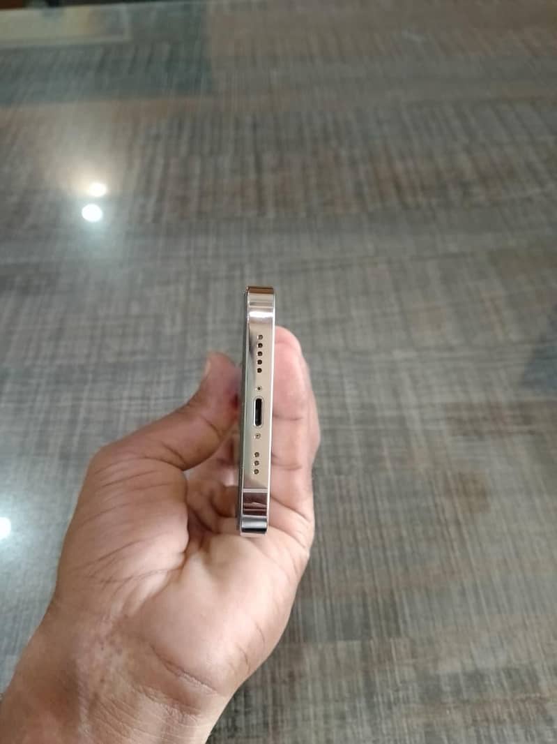 Apple iPhone 13 Pro 4