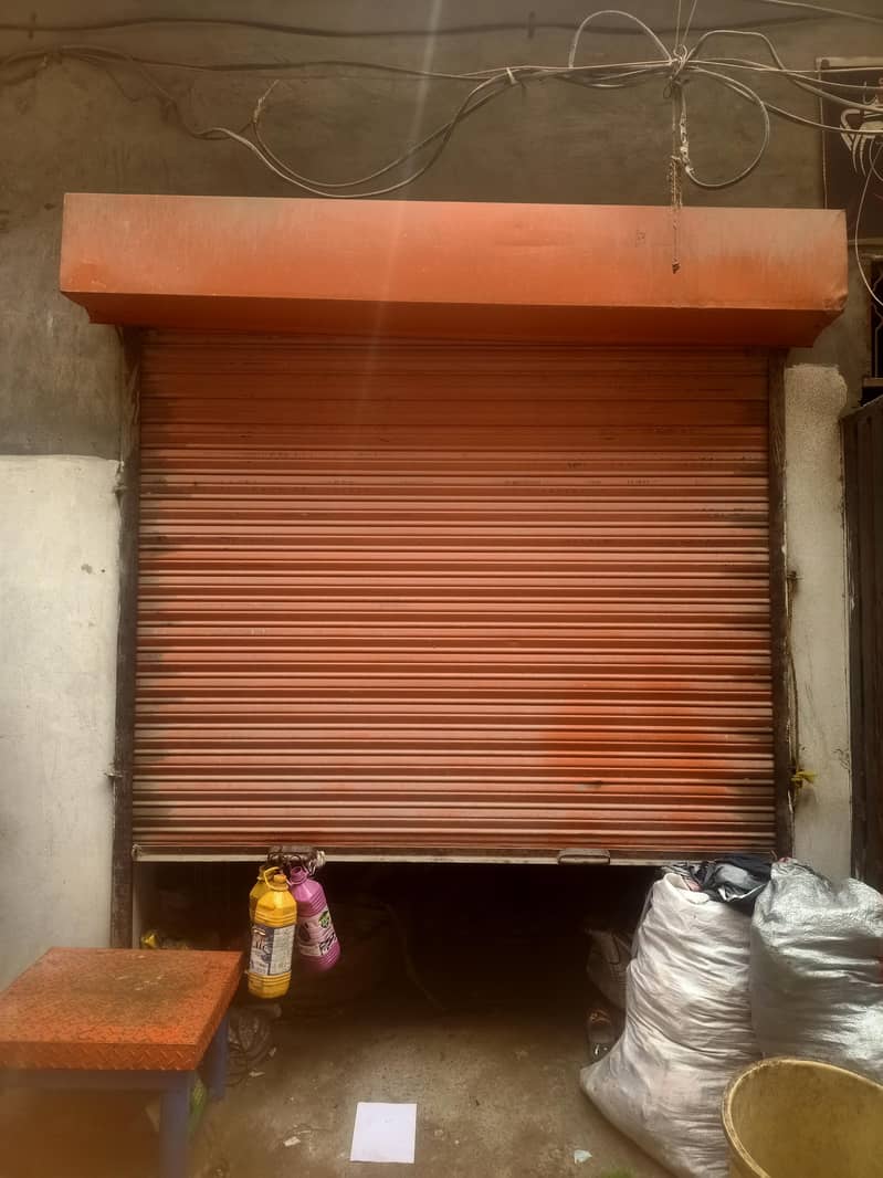 Shutter in almost new condition 0