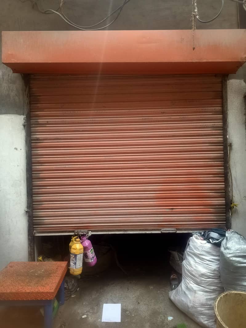 Shutter in almost new condition 2