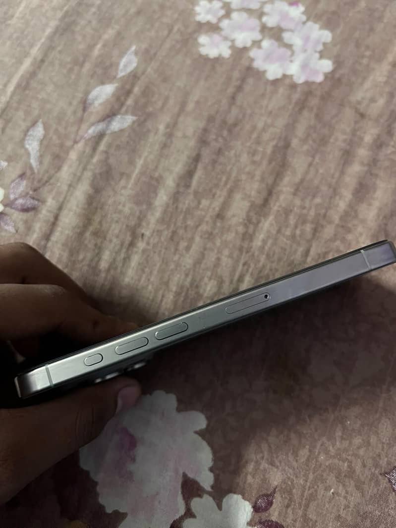 Apple iPhone 15 Pro 1