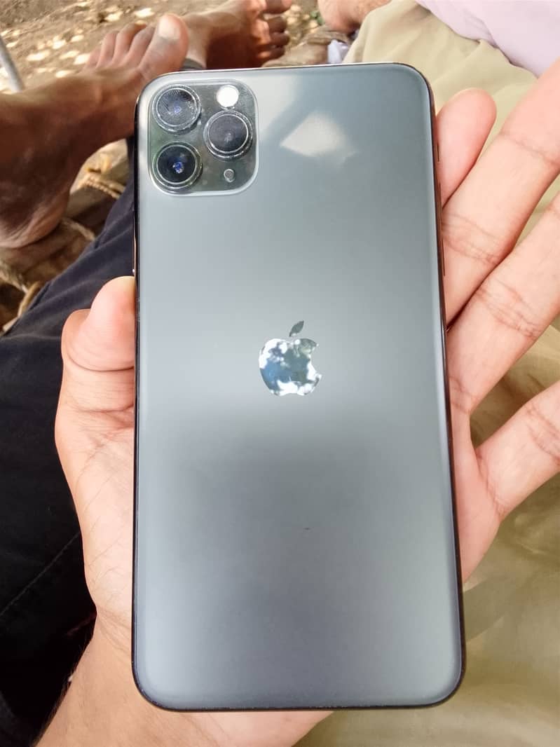 Apple iPhone 11 Pro Max 1