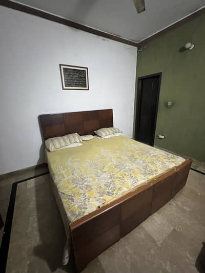 Used king bed