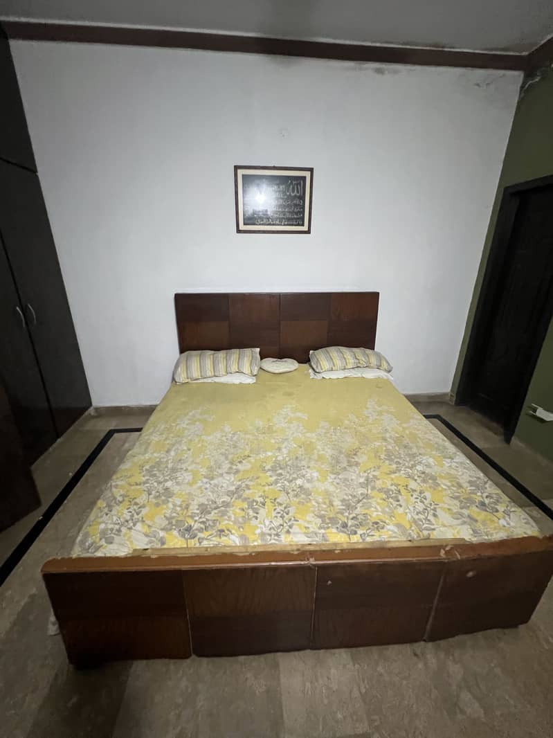 Used king bed 1