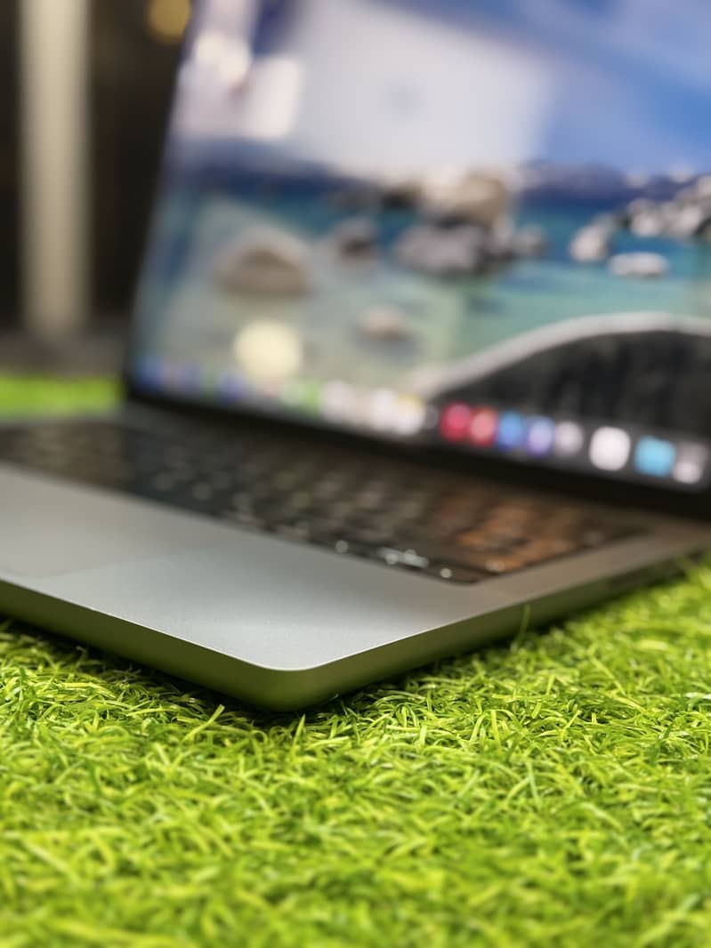 Macbook m1 pro 4