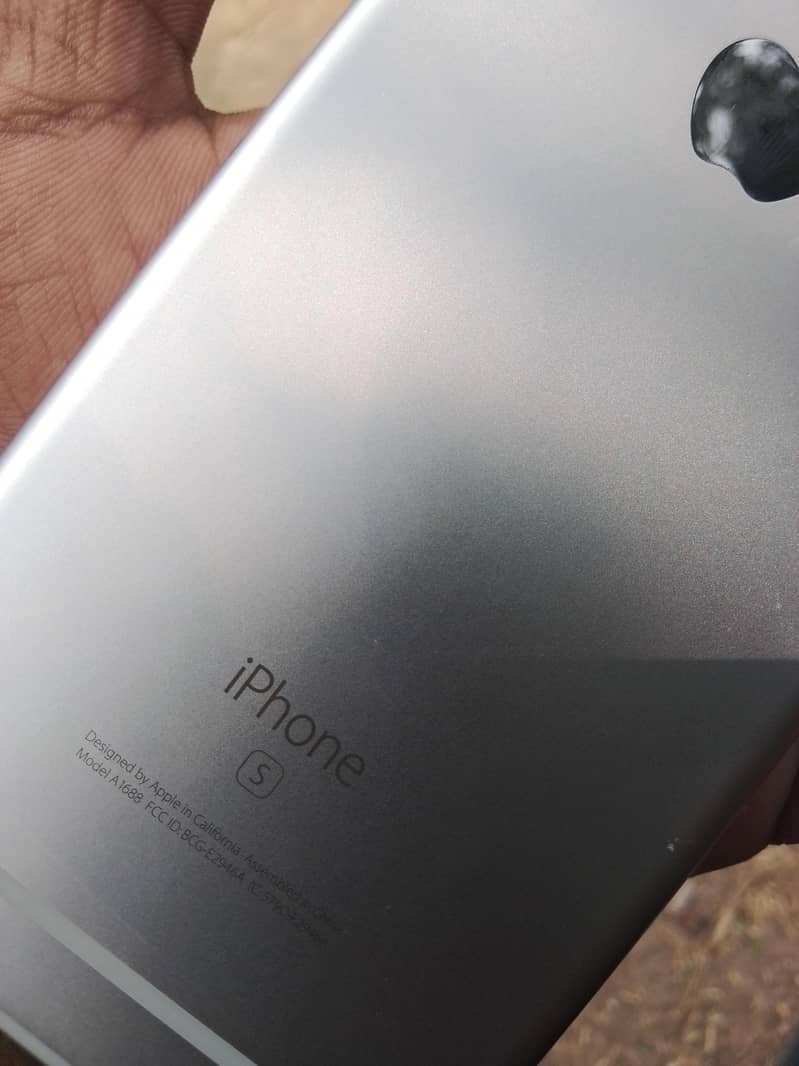Apple iPhone 6S 1