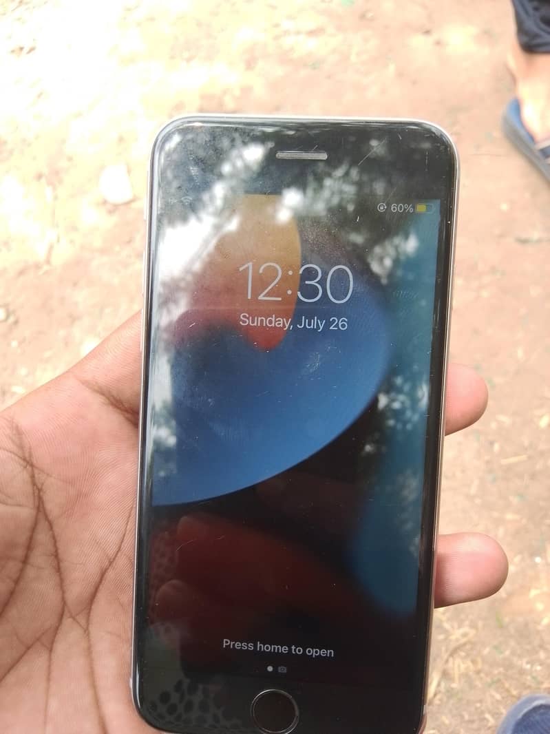 Apple iPhone 6S 4