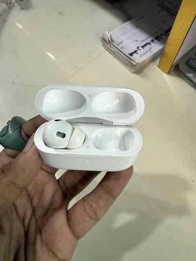 Apple airpods pro 2 used one side only