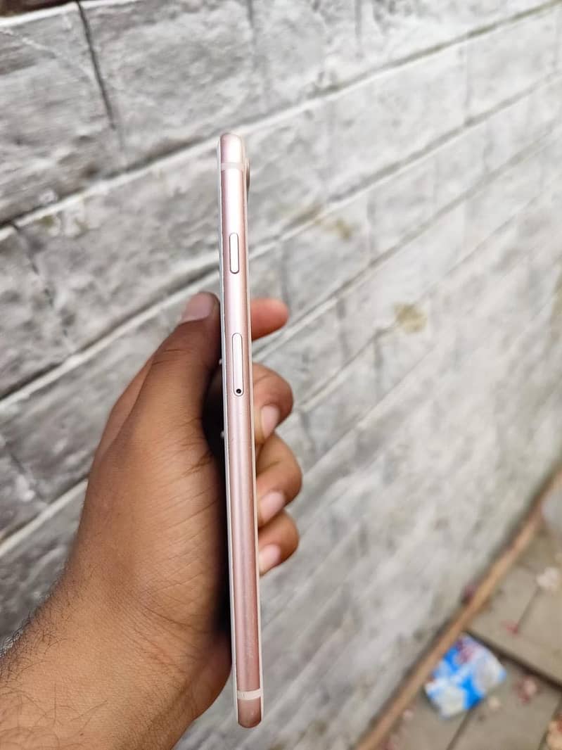 Apple iPhone 8 Plus 1