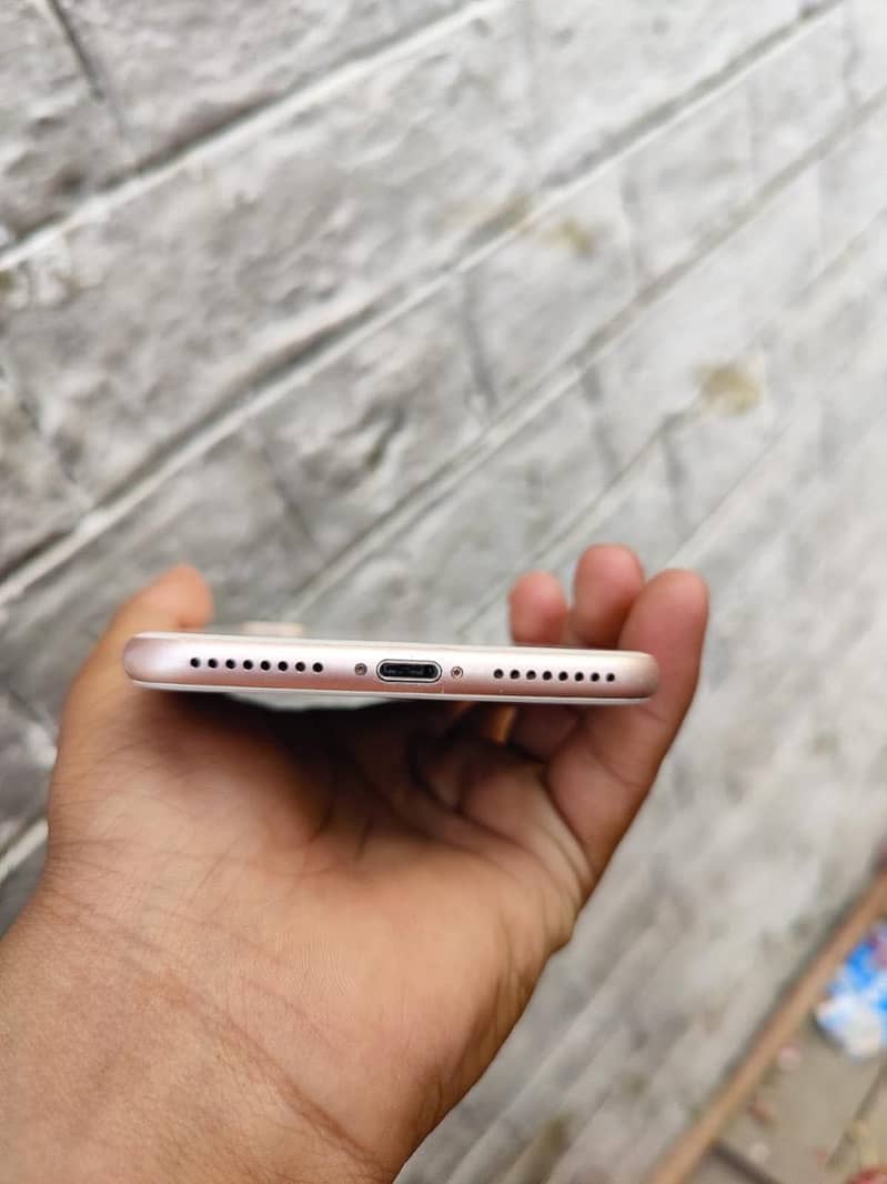 Apple iPhone 8 Plus 2