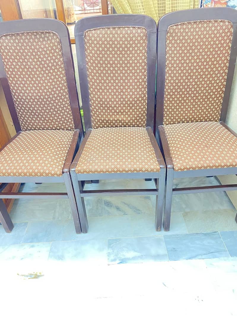 Chairs 0