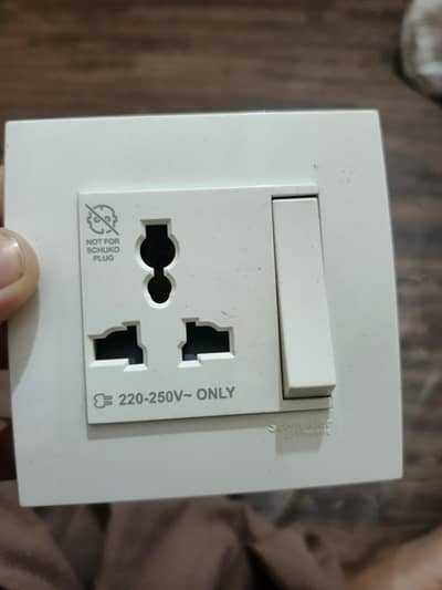 Schneider lite plug 43 plug
