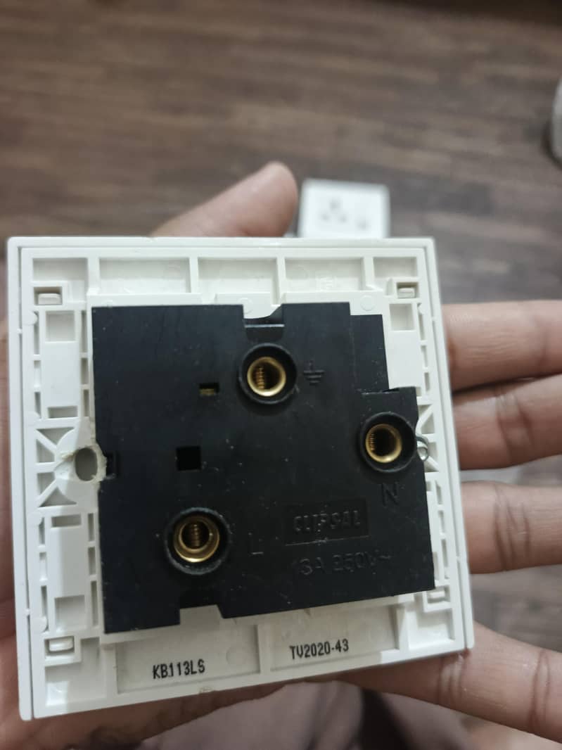 Schneider lite plug 43 plug 2