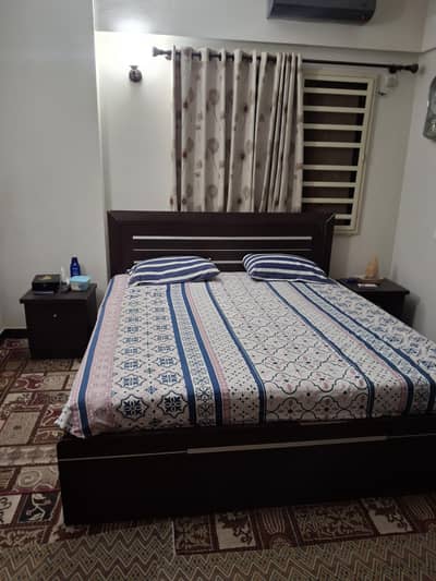 King bed without matress