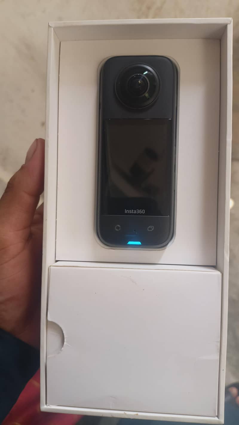 insta360 X3 camera 1