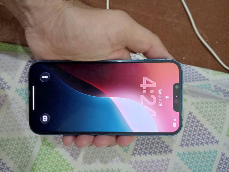 Apple iPhone 13 6