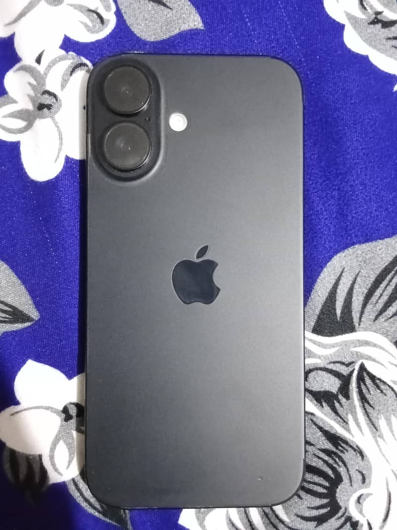 Apple iPhone 16 0