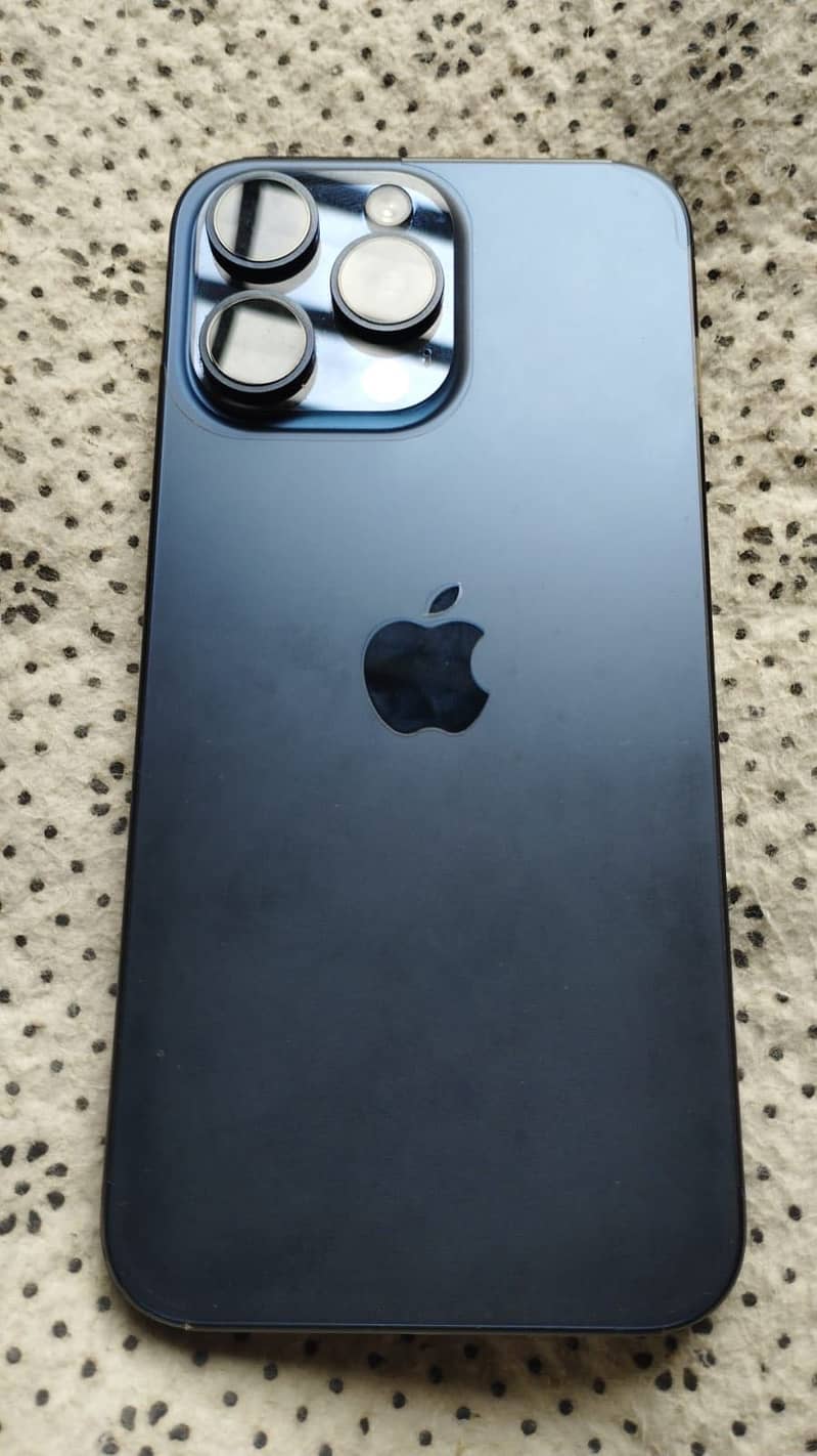 Apple iPhone 15 Pro Max 1