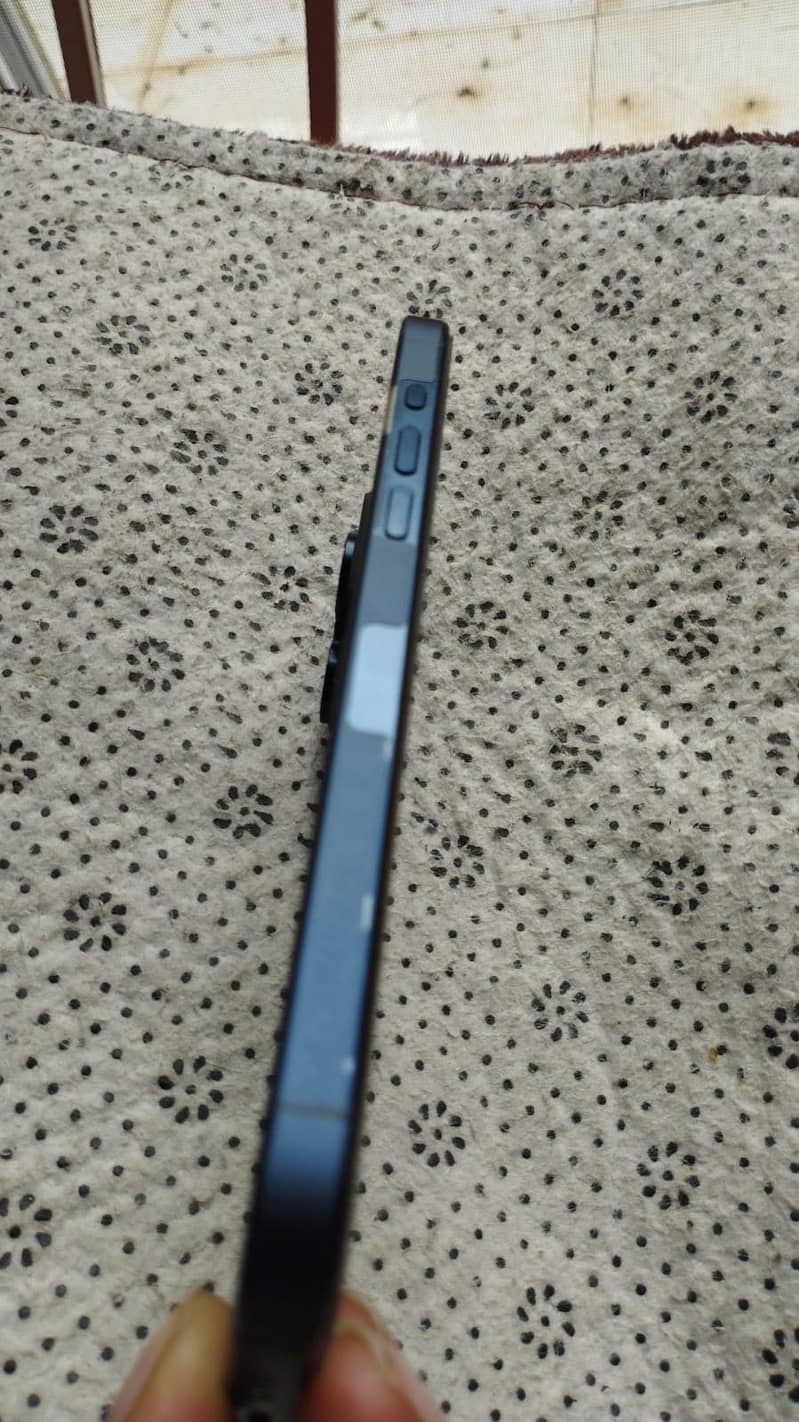 Apple iPhone 15 Pro Max 2