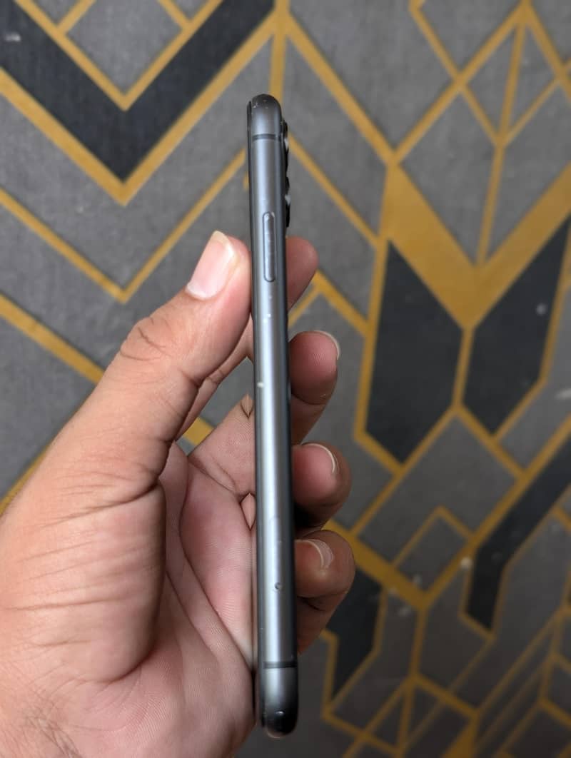 Apple iPhone 11 2
