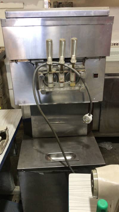Ice cream machine