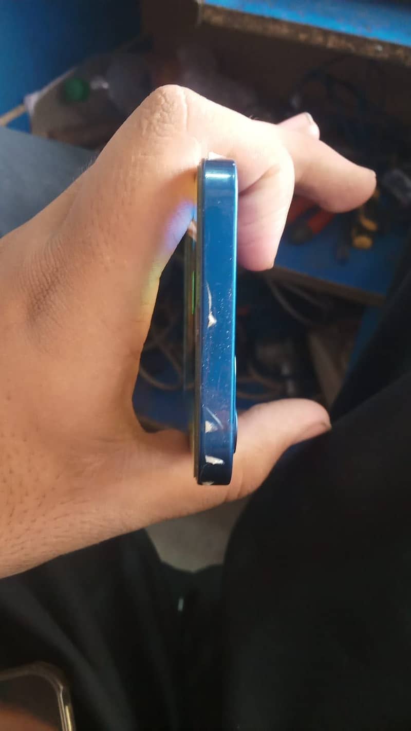 iphone 12 4