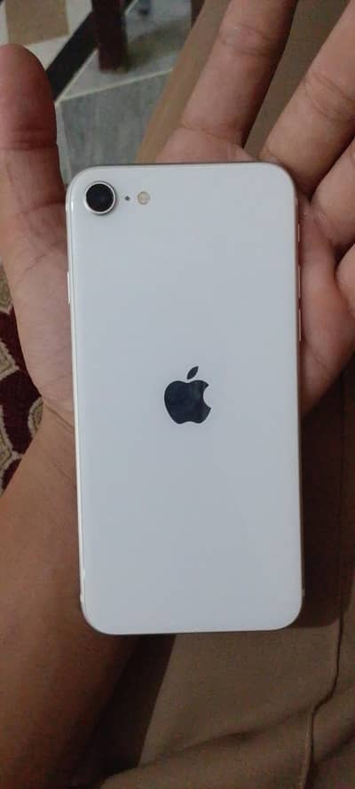 Apple iPhone SE 128gb lush condition no skrach beautiful white colour