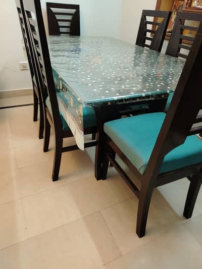 Dining Table + 6 chairs