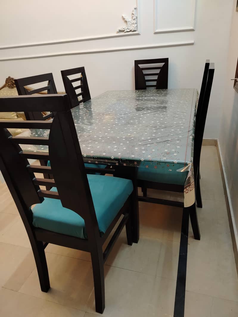 Dining Table + 6 chairs 1