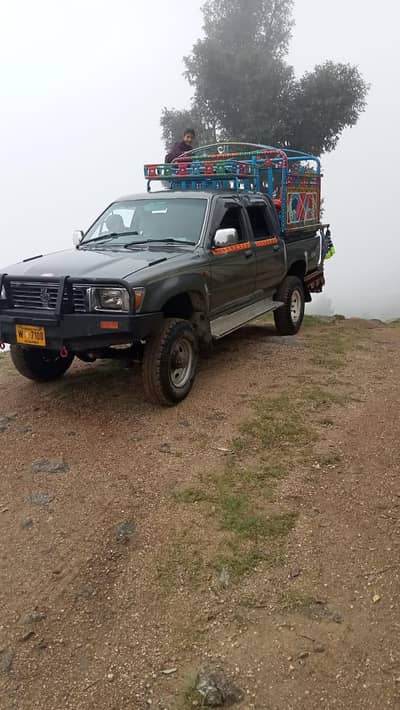 Toyota Hilux Double Cabin 1990 for sale.