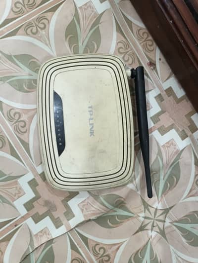 2 wifi devices with charger