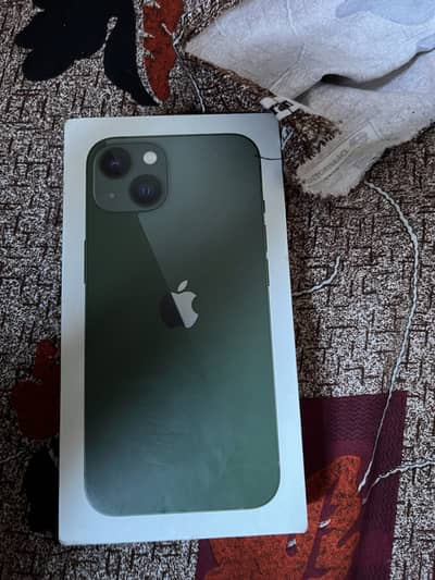 Apple iPhone 13