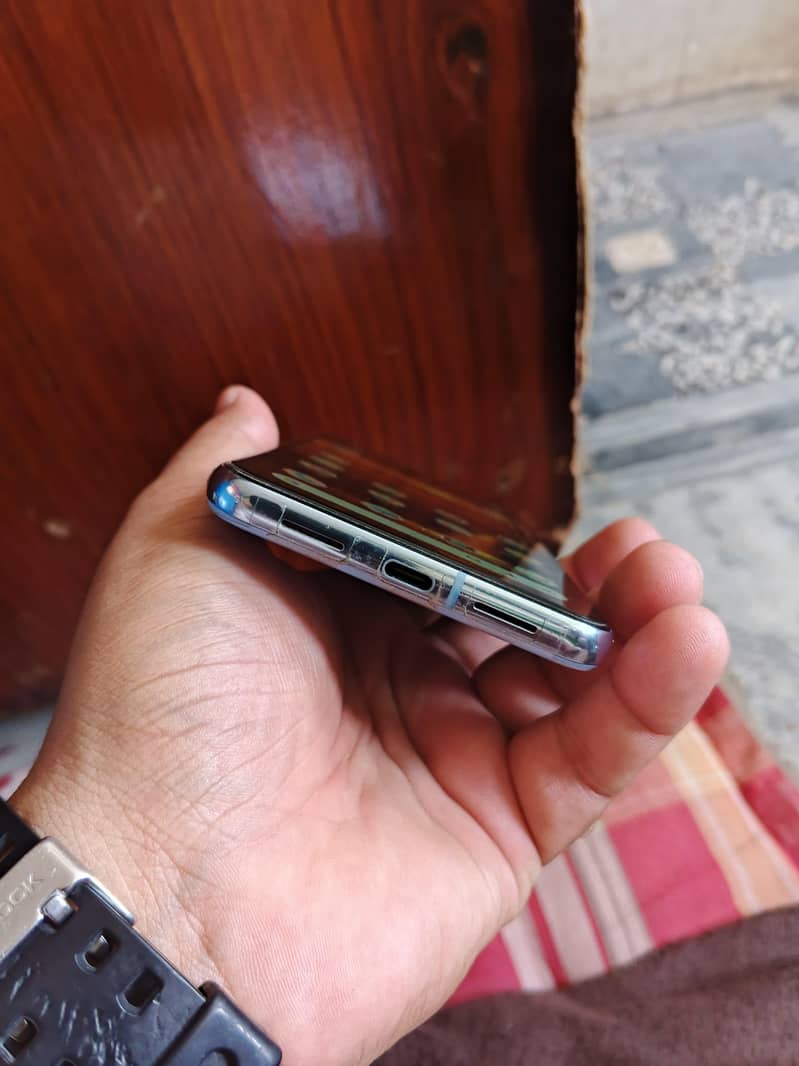 Google Pixel 8 Pro 2