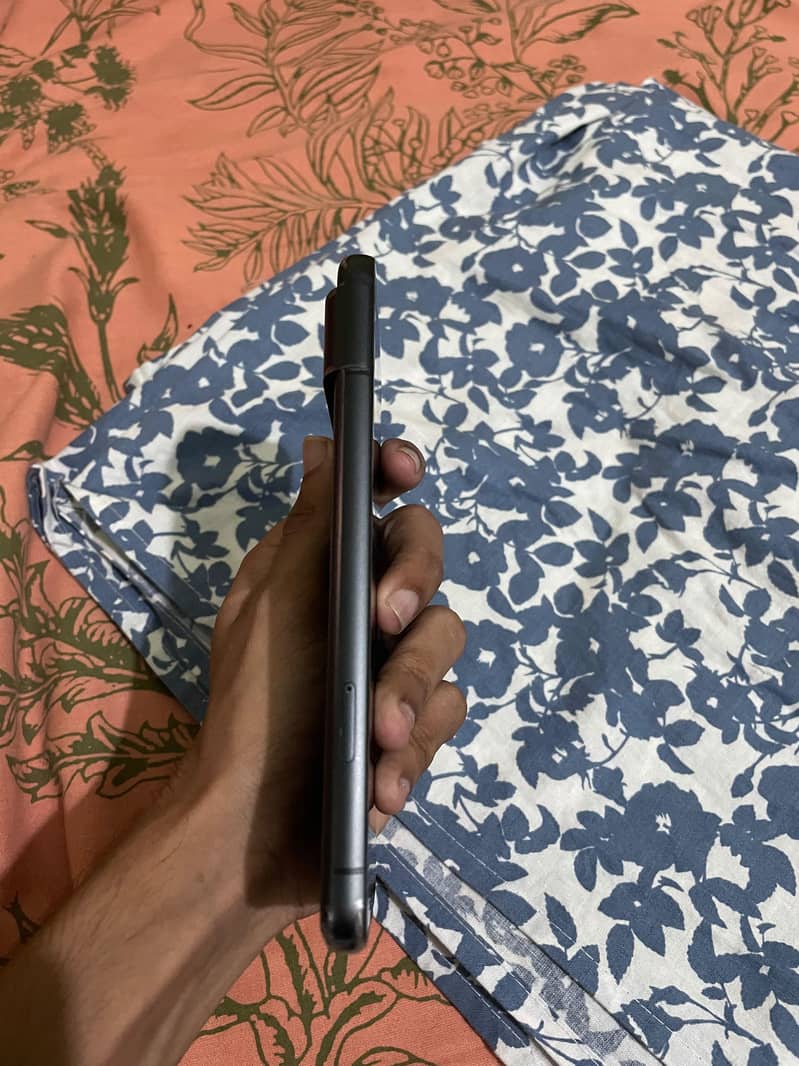 Google Pixel 8 5