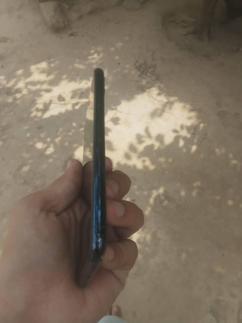 Apple iPhone 11 Pro Max 2