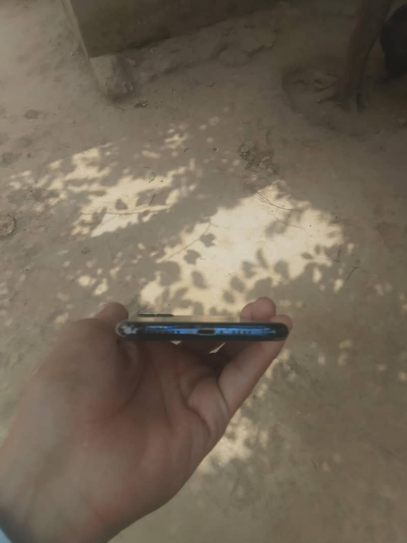 Apple iPhone 11 Pro Max 3